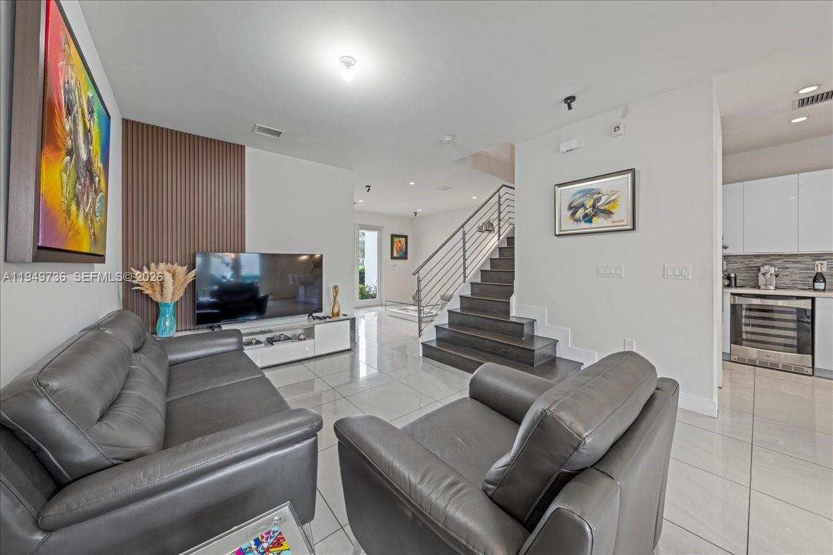 6402 North W 104th Path Doral, FL 33178 - Photo 33 of 44