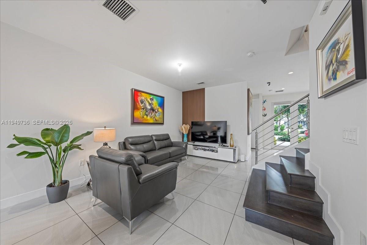 6402 North W 104th Path Doral, FL 33178 - Photo 34 of 44