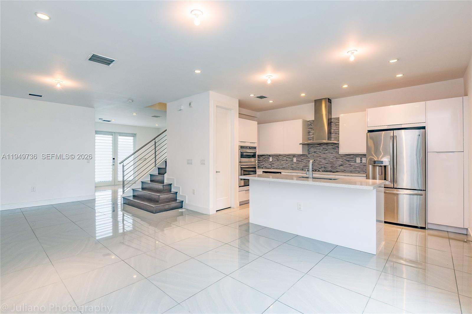 6402 North W 104th Path Doral, FL 33178 - Photo 8 of 19