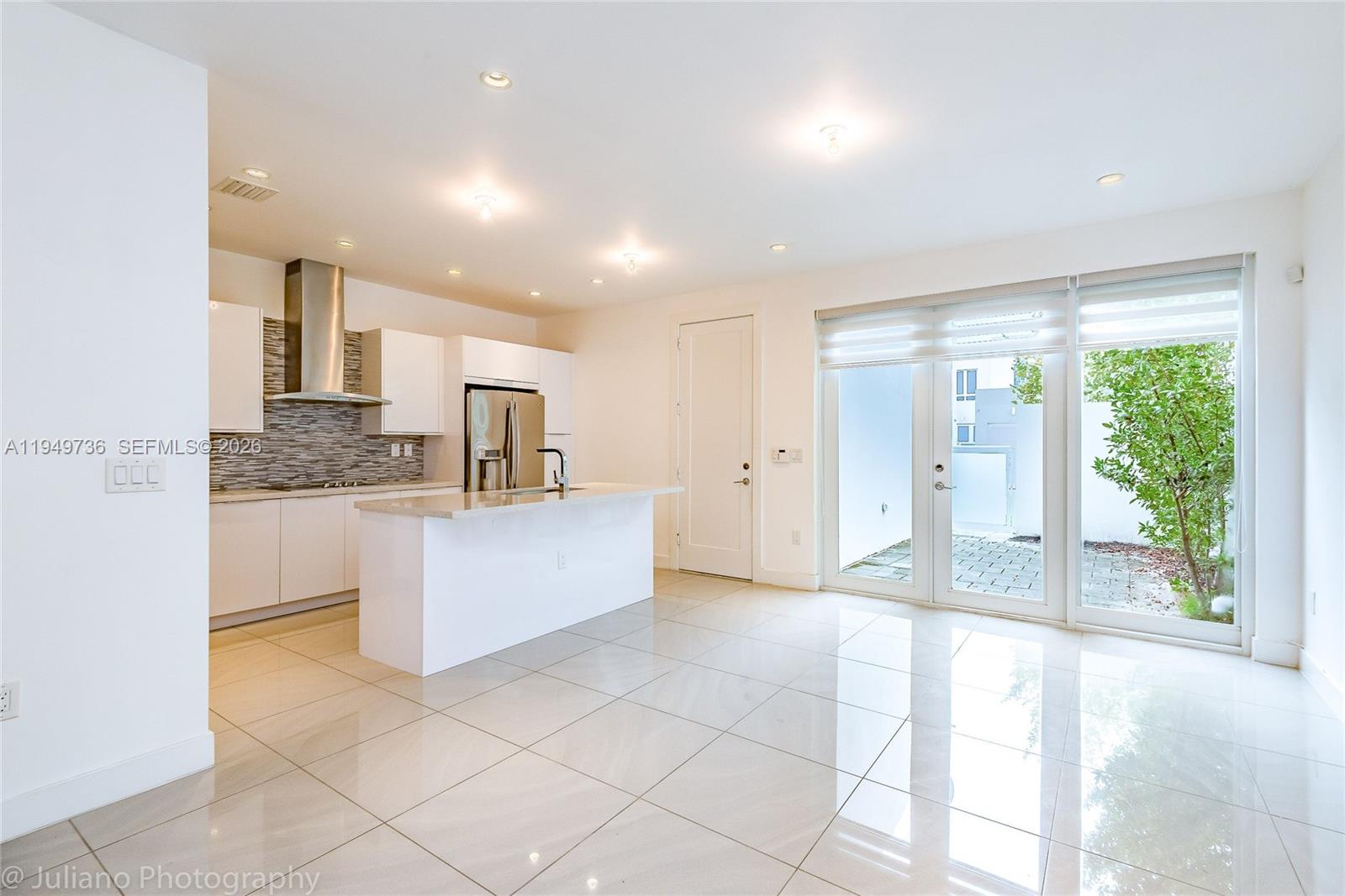 6402 North W 104th Path Doral, FL 33178 - Photo 10 of 19