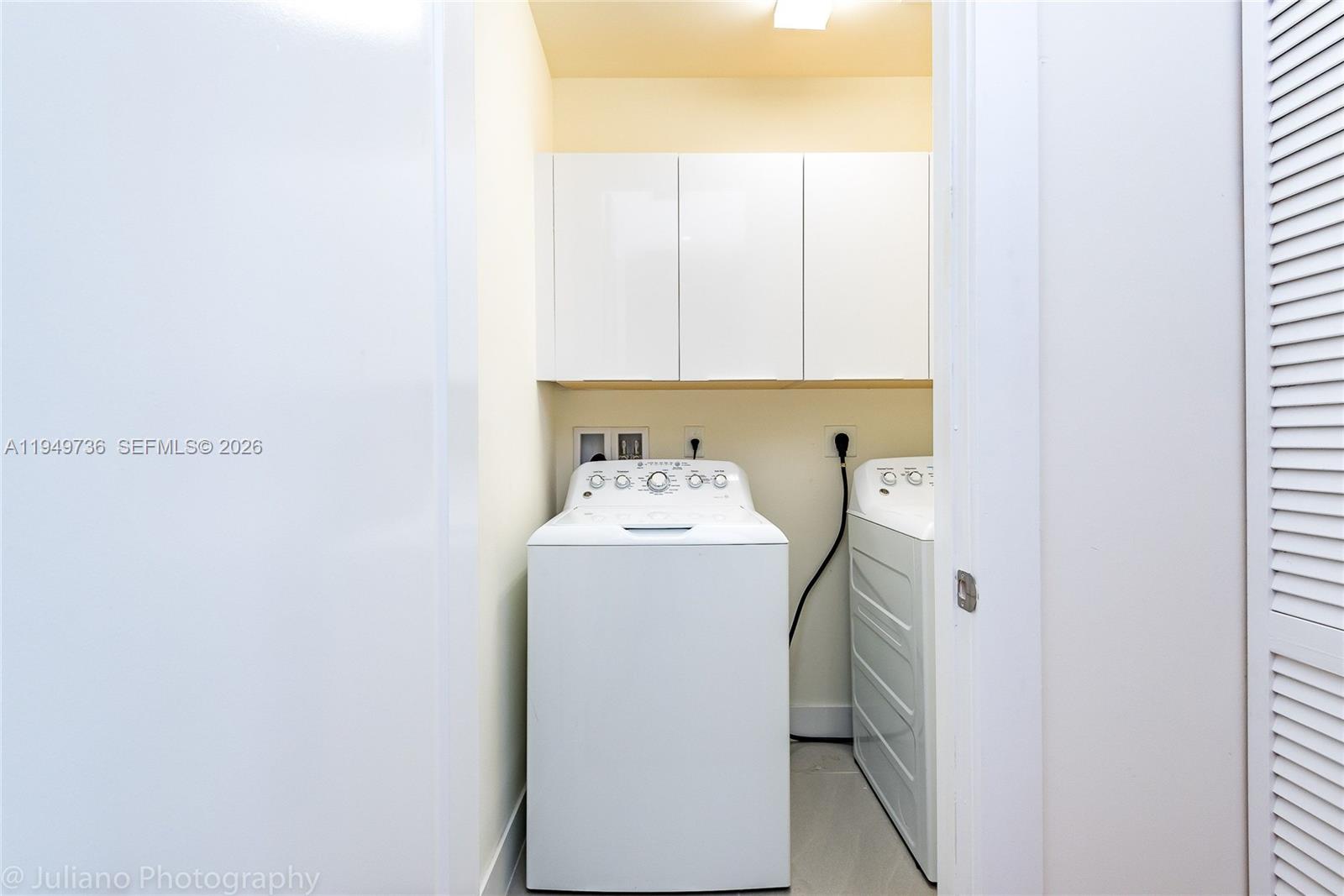 6402 North W 104th Path Doral, FL 33178 - Photo 10 of 44