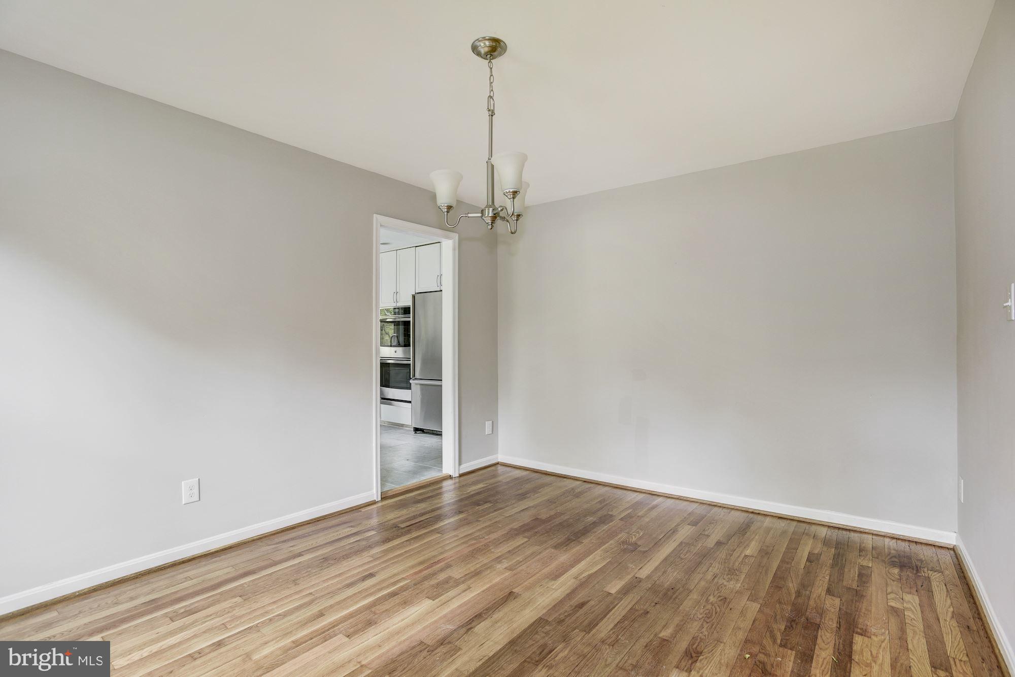 10816 Hunt Club Road Reston, VA 20190 - Photo 12 of 61