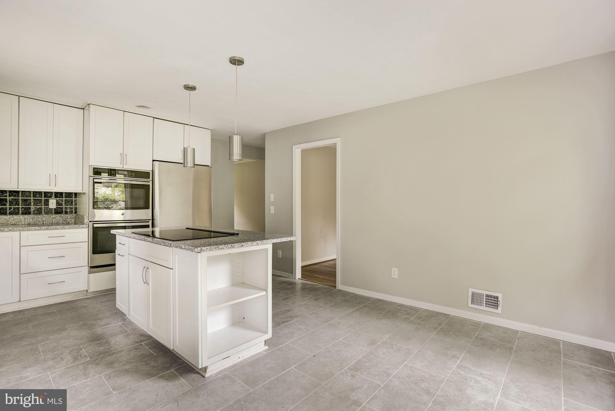 10816 Hunt Club Road Reston, VA 20190 - Photo 15 of 61