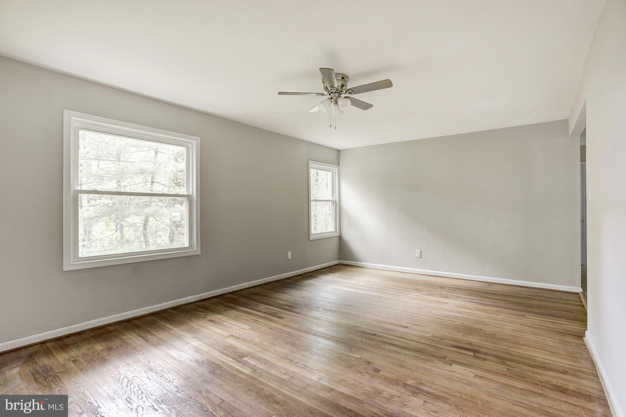 10816 Hunt Club Road Reston, VA 20190 - Photo 19 of 61