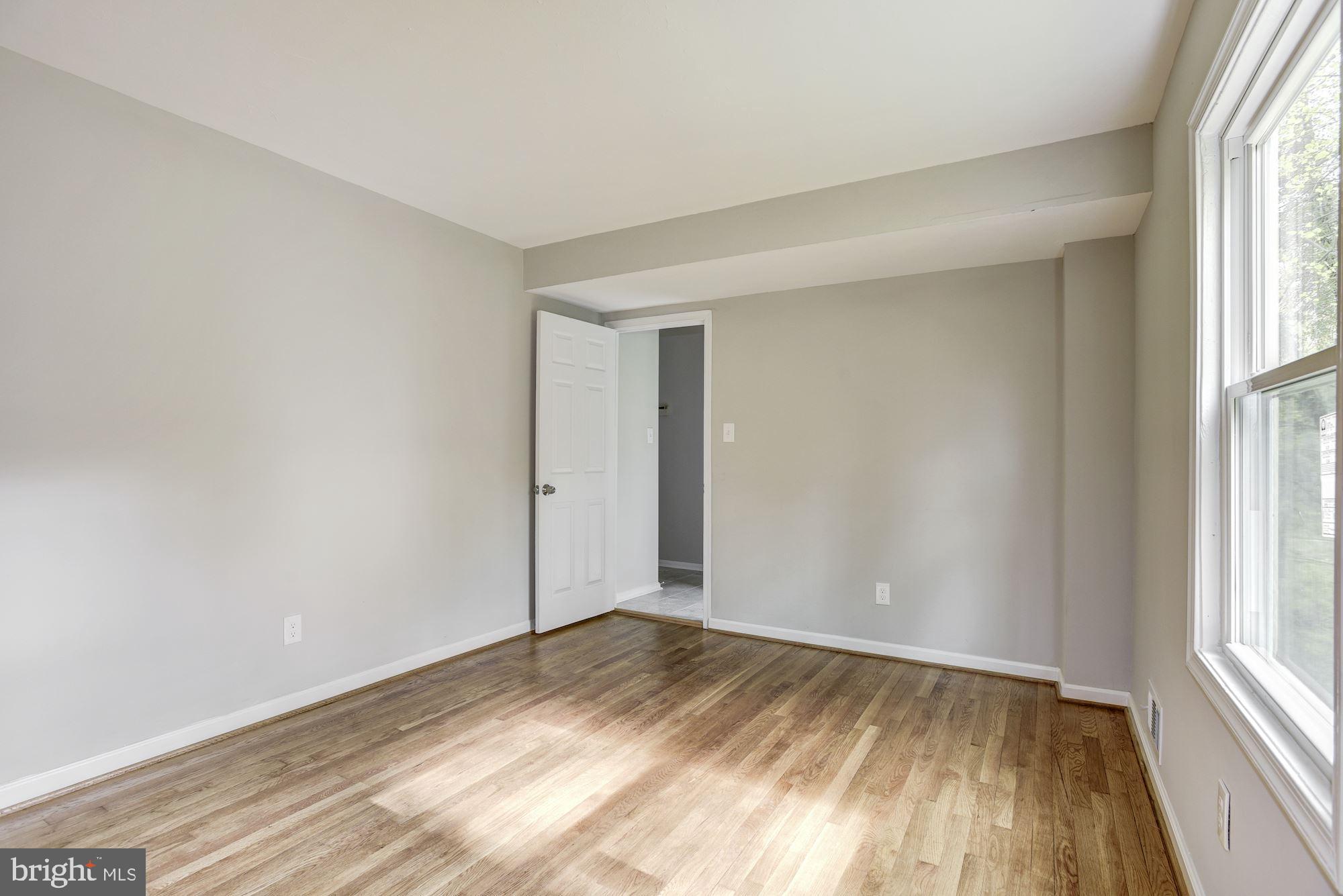 10816 Hunt Club Road Reston, VA 20190 - Photo 21 of 61
