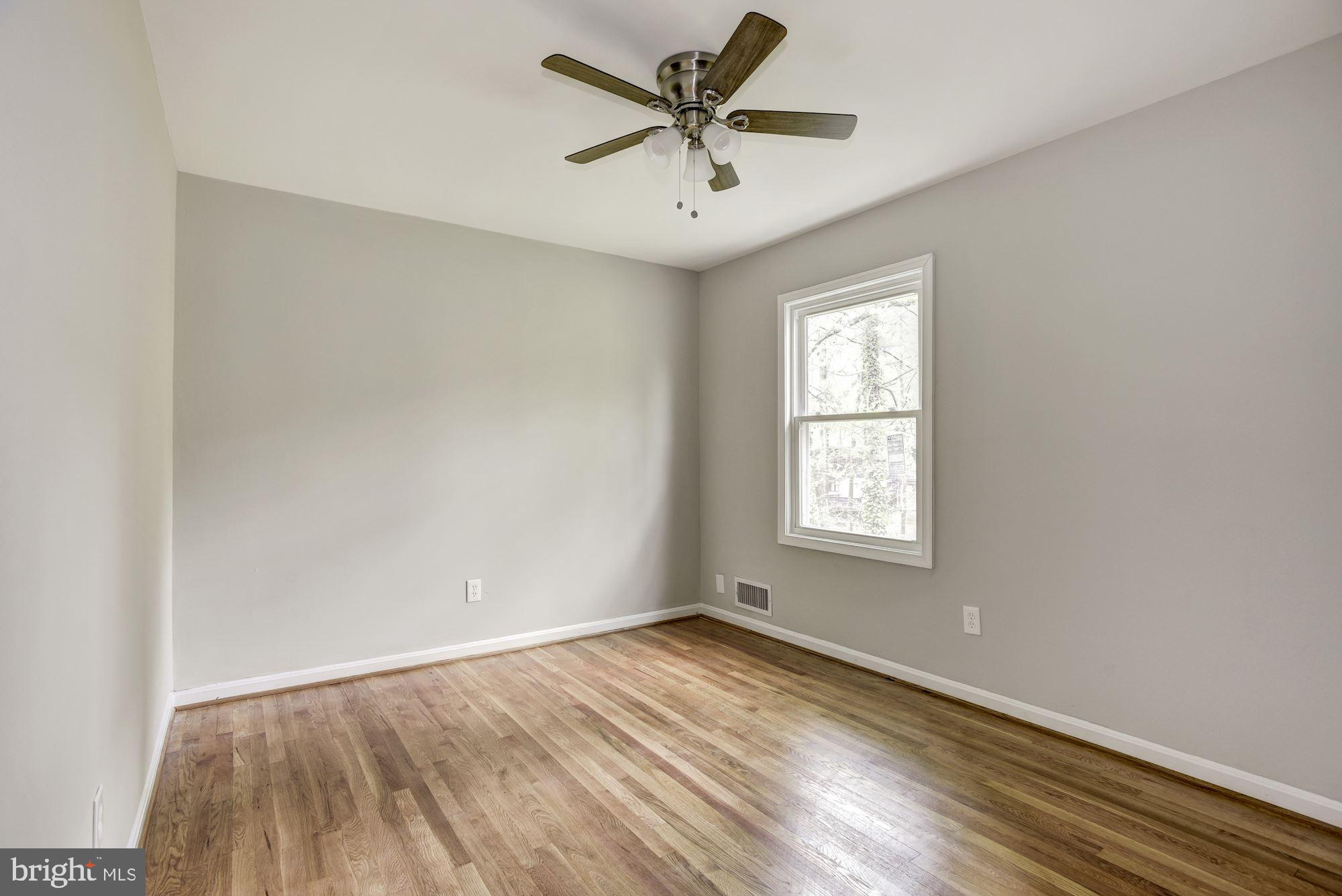 10816 Hunt Club Road Reston, VA 20190 - Photo 29 of 61