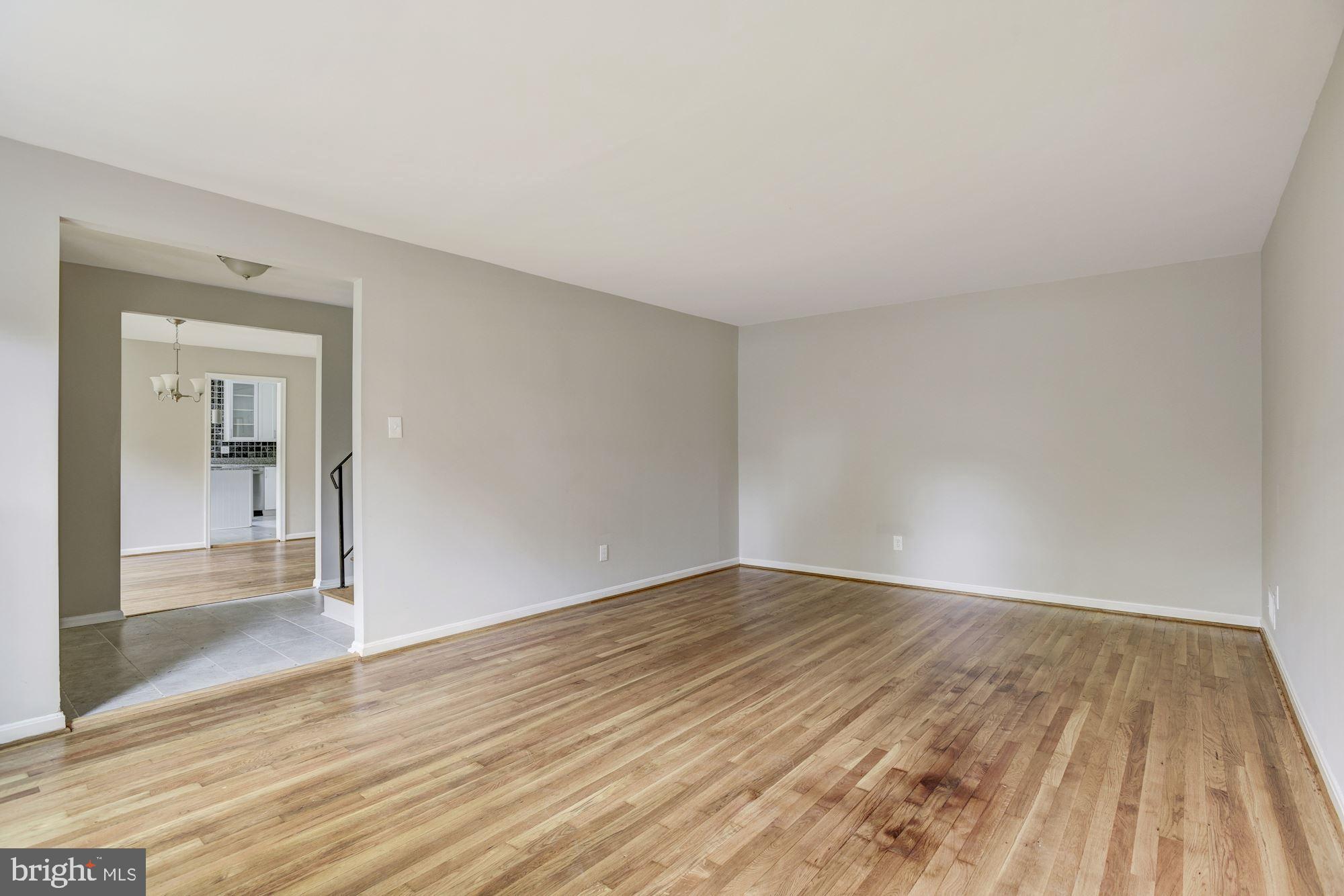 10816 Hunt Club Road Reston, VA 20190 - Photo 8 of 61
