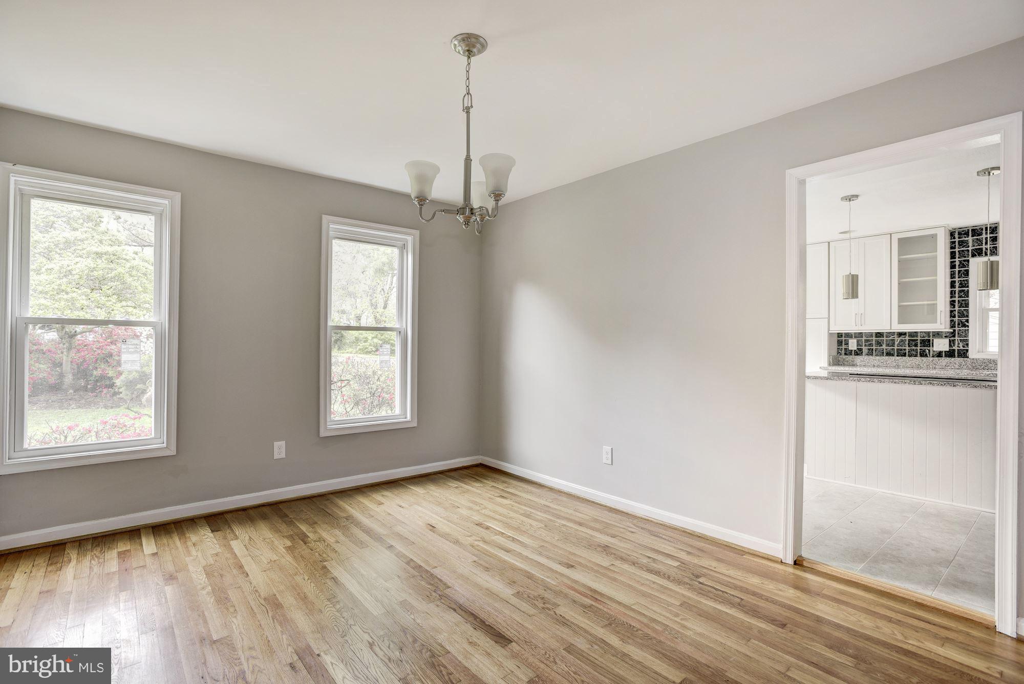 10816 Hunt Club Road Reston, VA 20190 - Photo 10 of 61