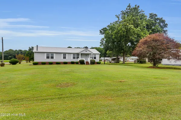 $240,000 | 2717 Idalia Road, Aurora, NC 27806