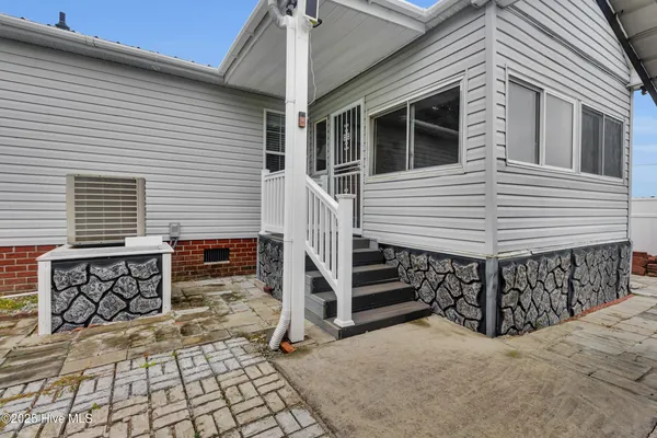 $240,000 | 2717 Idalia Road, Aurora, NC 27806