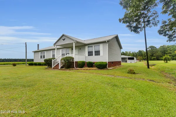 $240,000 | 2717 Idalia Road, Aurora, NC 27806