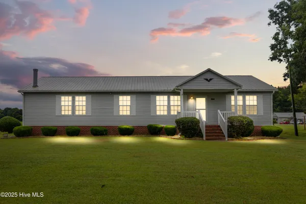 $240,000 | 2717 Idalia Road, Aurora, NC 27806