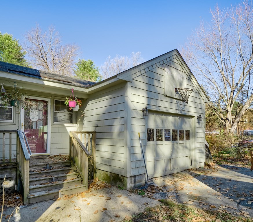 9 Thompson Road Hubbardston, MA 01452 - Photo 2 of 21 Gallery Image 2