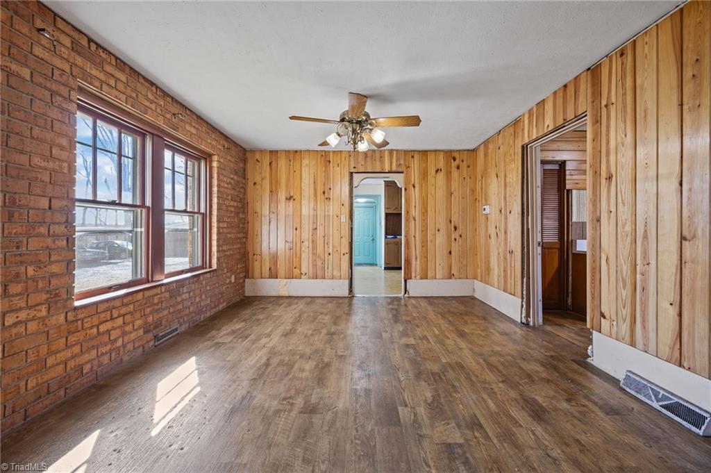 4027 Old Lexington Road Asheboro, NC 27205 - Photo 12 of 44