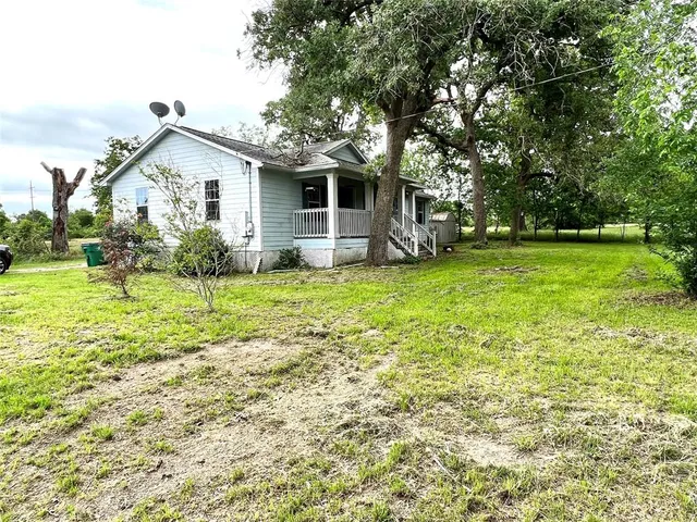 $199,000 | 2105 West Gillis Avenue, Cameron, TX 76520