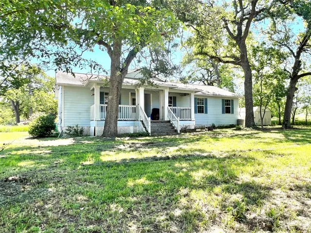 $199,000 | 2105 West Gillis Avenue, Cameron, TX 76520