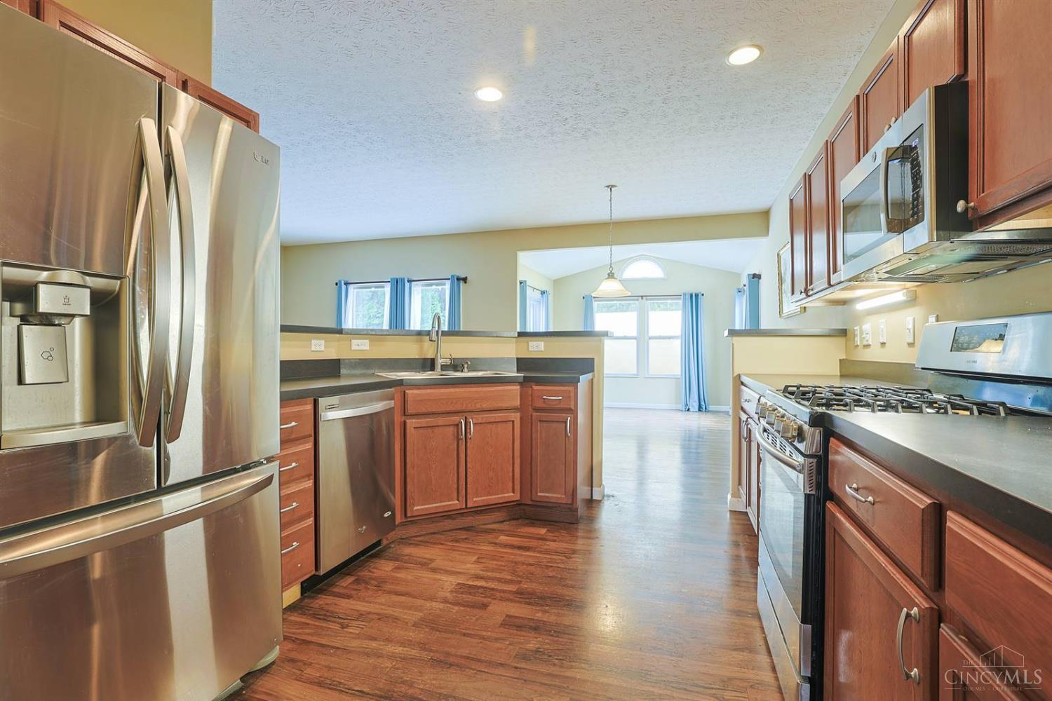 7307 Hunters Ridge Lane Cincinnati, OH 45247 - Photo 11 of 69