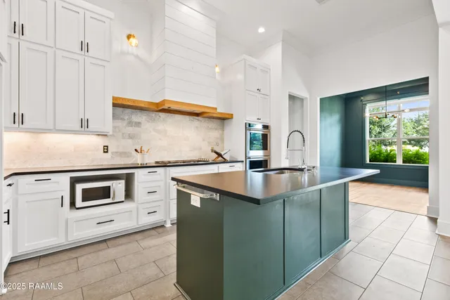 $550,000 | 221 Redfern Street, Lafayette, LA 70508