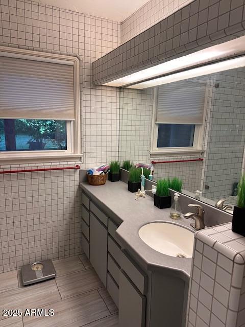 22 East 15th Street Tempe, AZ 85281 - Photo 55 of 84 a bathroom with a sink a toilet and shower