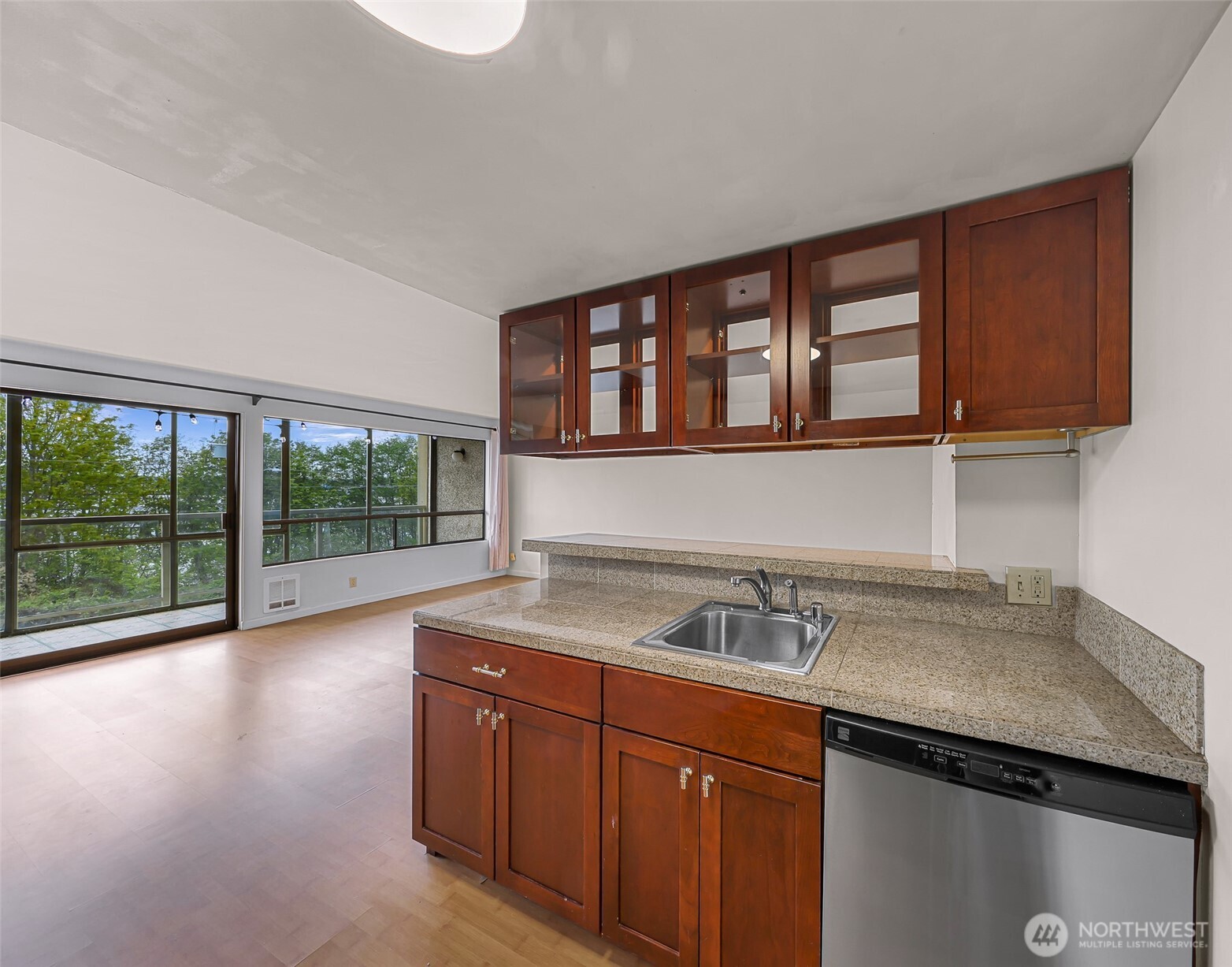 414 Boulevard, Unit 105 Bellingham, WA 98225 - Photo 17 of 30
