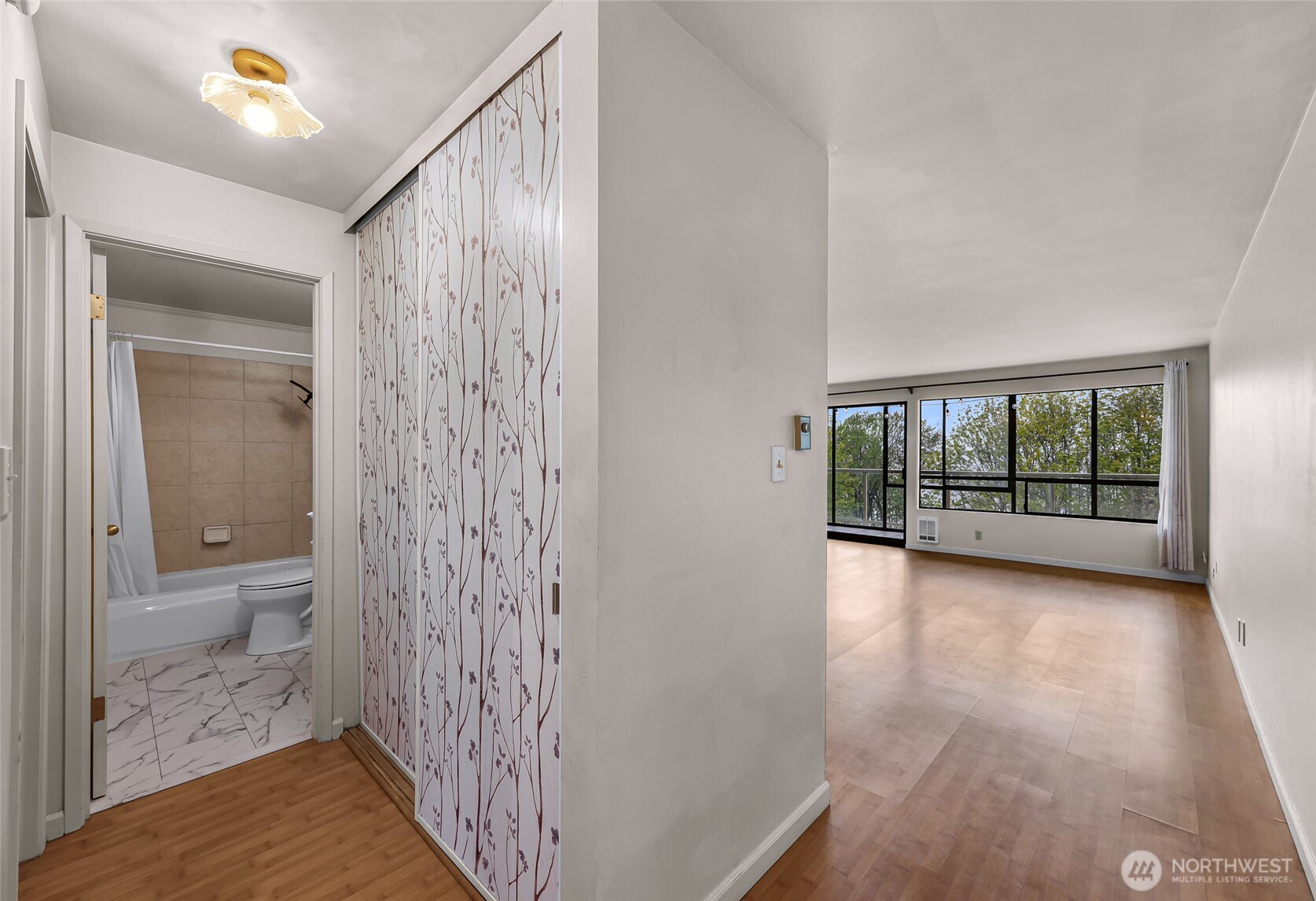 414 Boulevard, Unit 105 Bellingham, WA 98225 - Photo 3 of 30