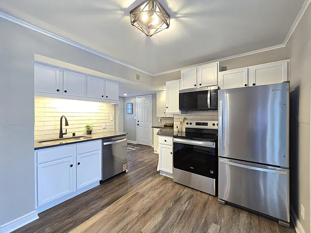 $274,900 | 3656 South 46th Place, Greenfield, WI 53220