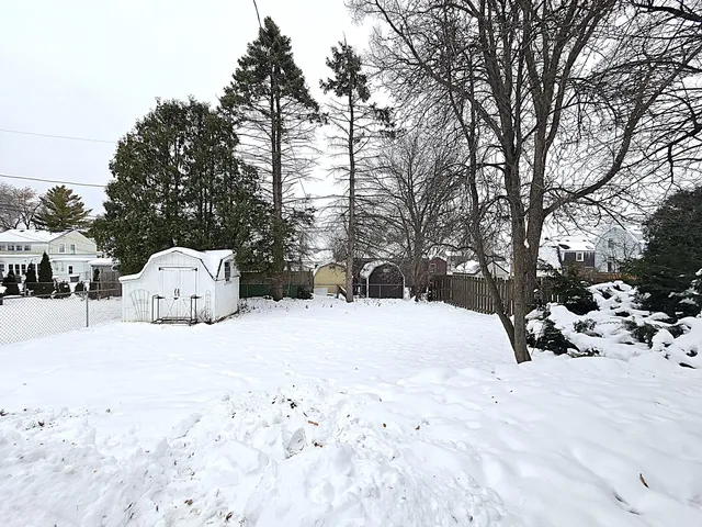 $274,900 | 3656 South 46th Place, Greenfield, WI 53220