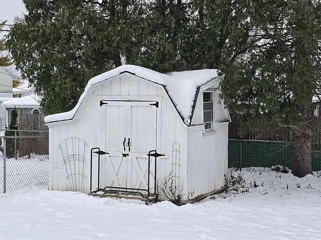 $274,900 | 3656 South 46th Place, Greenfield, WI 53220