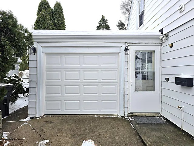 $274,900 | 3656 South 46th Place, Greenfield, WI 53220