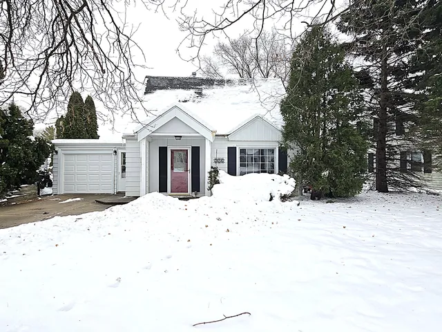 $274,900 | 3656 South 46th Place, Greenfield, WI 53220
