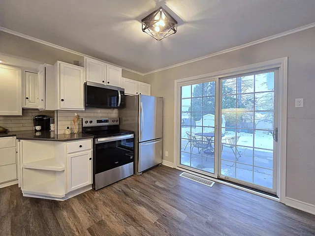 $274,900 | 3656 South 46th Place, Greenfield, WI 53220