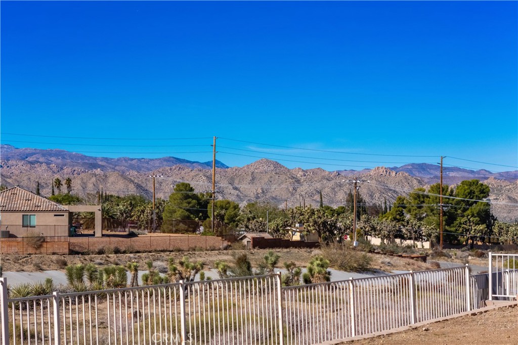 57031 Selecta Avenue Yucca Valley, CA 92284 - Photo 48 of 56 a view of a city with a mountain