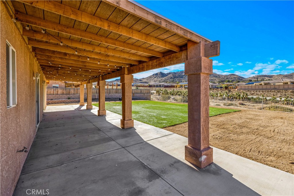 57031 Selecta Avenue Yucca Valley, CA 92284 - Photo 52 of 56 a view of a room with ocean view