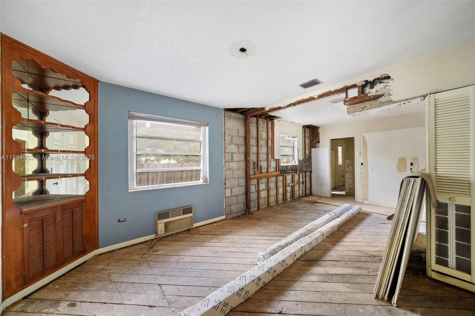 531 Northeast 55th Terrace Miami, FL 33137 - Photo 11 of 15 a view of a hallway with an entryway