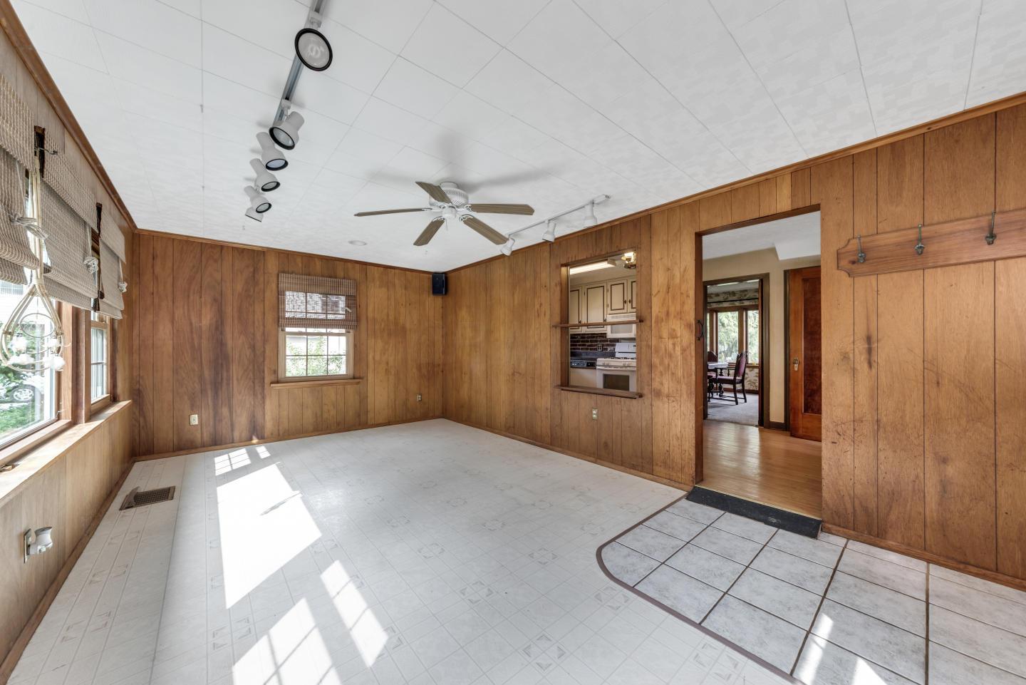 325 Derrer Road Columbus, OH 43204 - Photo 11 of 34