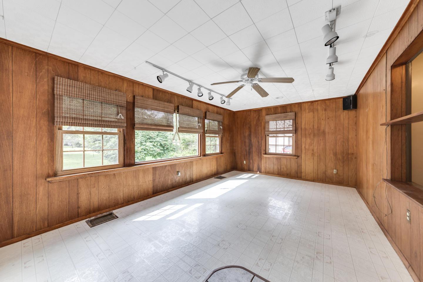 325 Derrer Road Columbus, OH 43204 - Photo 13 of 34