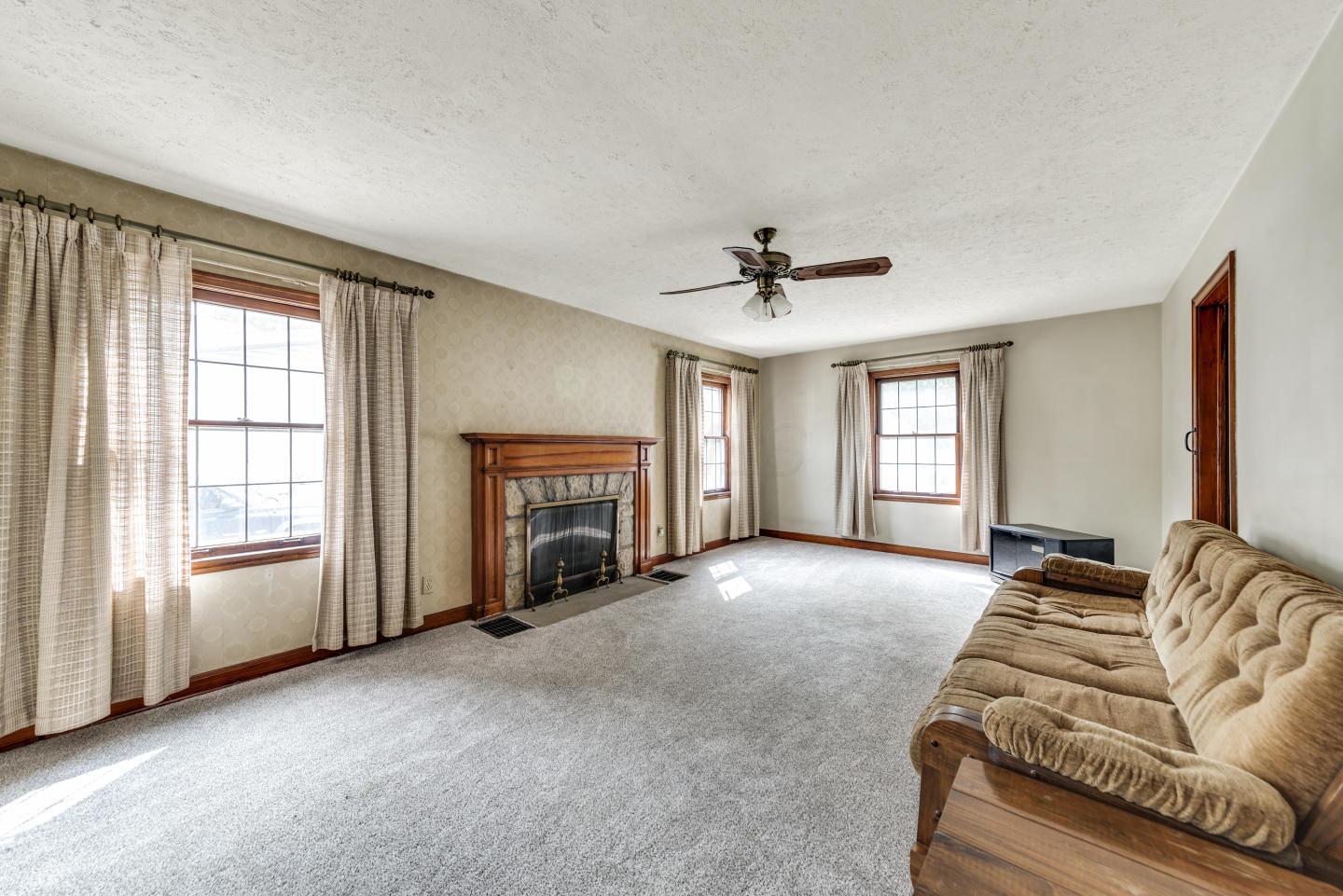325 Derrer Road Columbus, OH 43204 - Photo 5 of 34