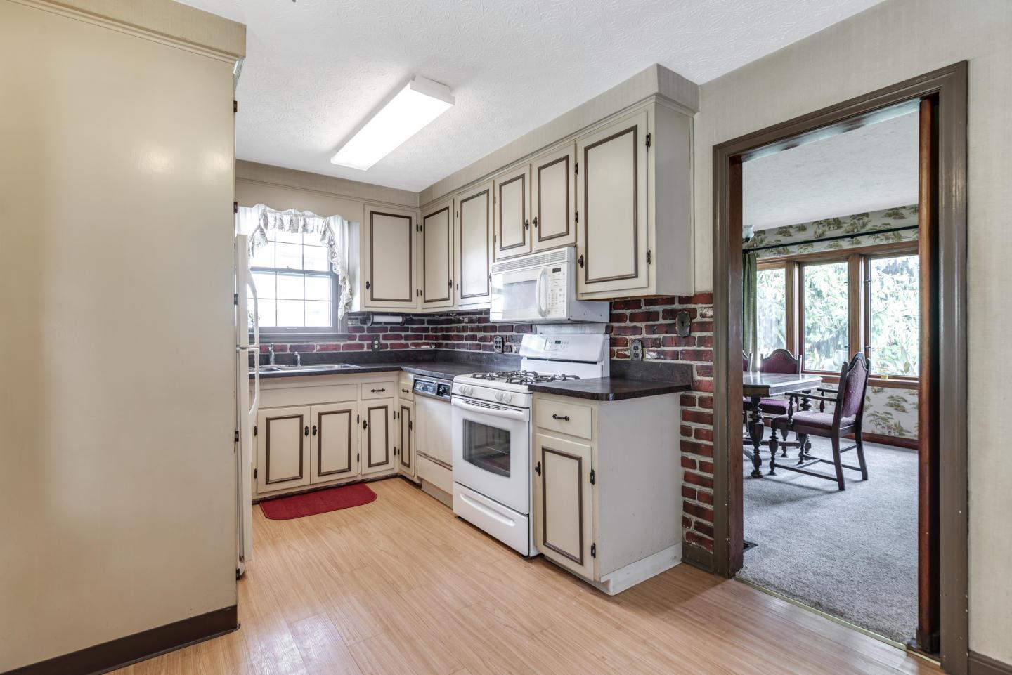 325 Derrer Road Columbus, OH 43204 - Photo 9 of 34