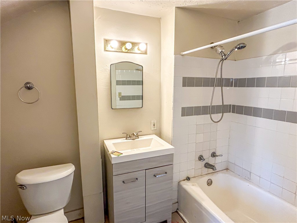 18104 Landseer Road Cleveland, OH 44119 - Photo 20 of 33 Gallery Image 20
