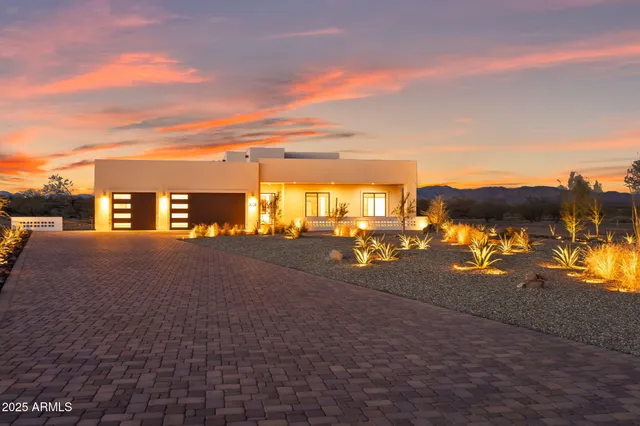 a view of outdoor space with city view