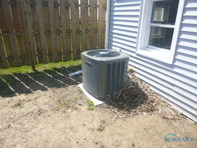 955 South Wynn Road Oregon, OH 43616 - Photo 3 of 17 Gallery Image 3