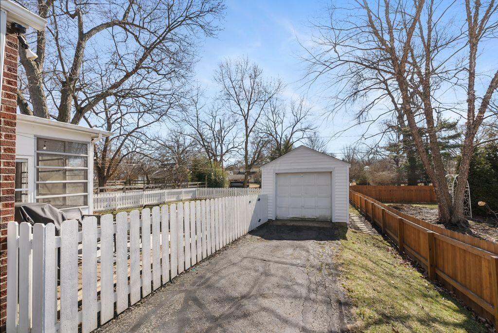 429 East Beaumont Road Columbus, OH 43214 - Photo 49 of 61 Detached Garage