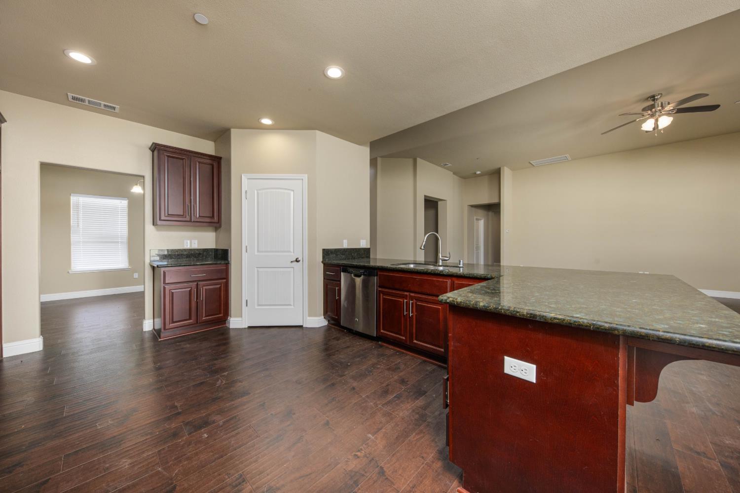 5004 Lake View Road Valley Springs, CA 95252 - Photo 19 of 69 Gallery Image 19