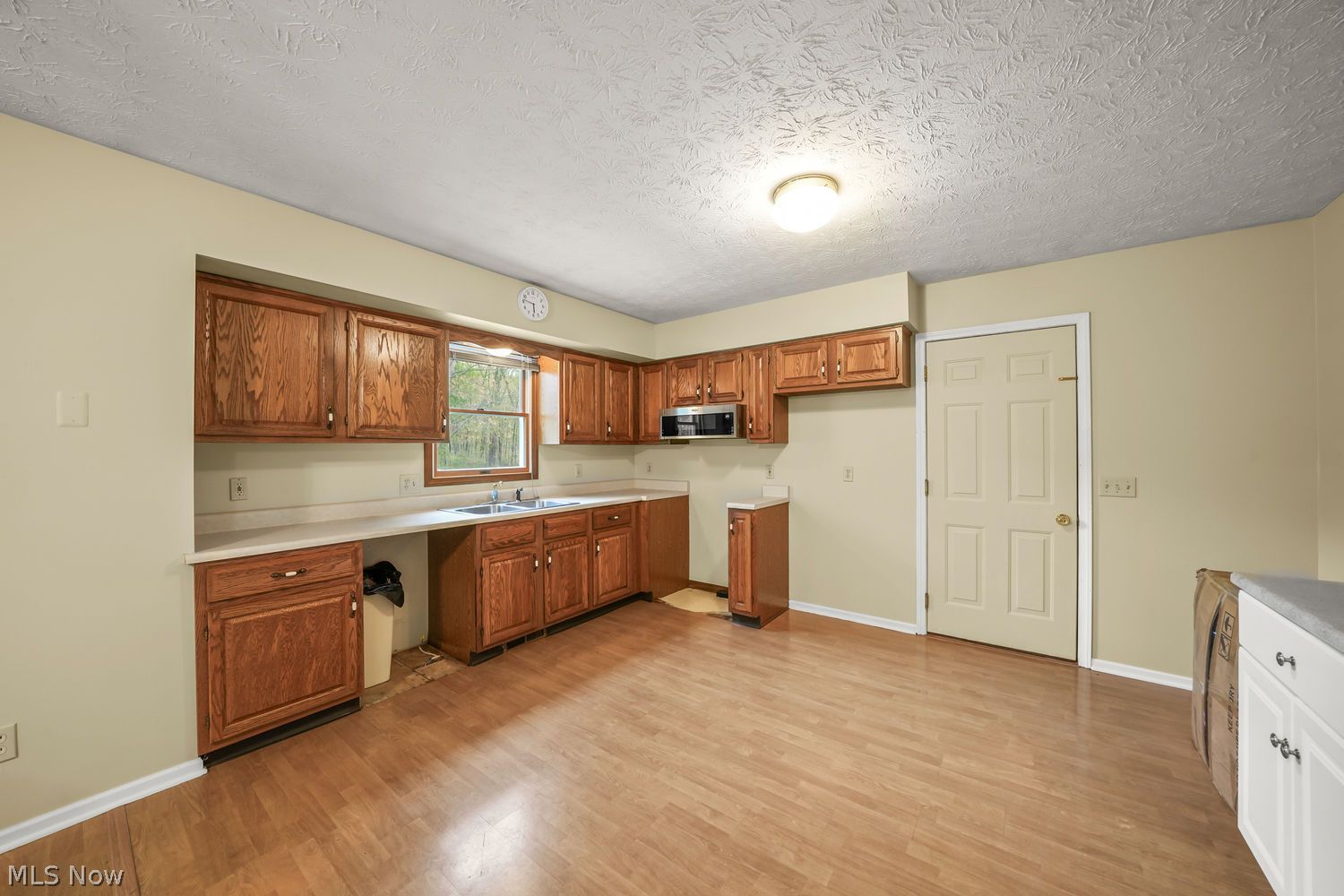 10703 Jones Road Diamond, OH 44412 - Photo 9 of 50