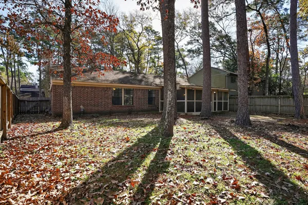 $325,000 | 10 South Greenbud Court, The Woodlands, TX 77380