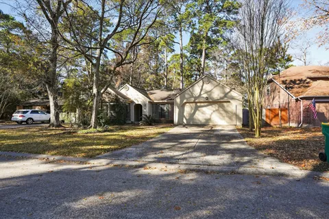 $325,000 | 10 South Greenbud Court, The Woodlands, TX 77380