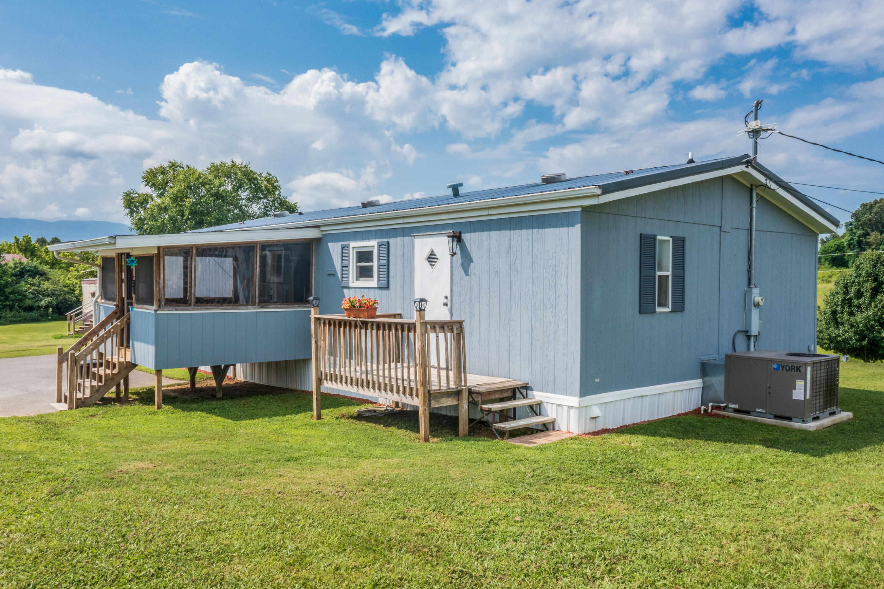 1155 House Road Greeneville, TN 37743 - Photo 5 of 25 Exterior-5