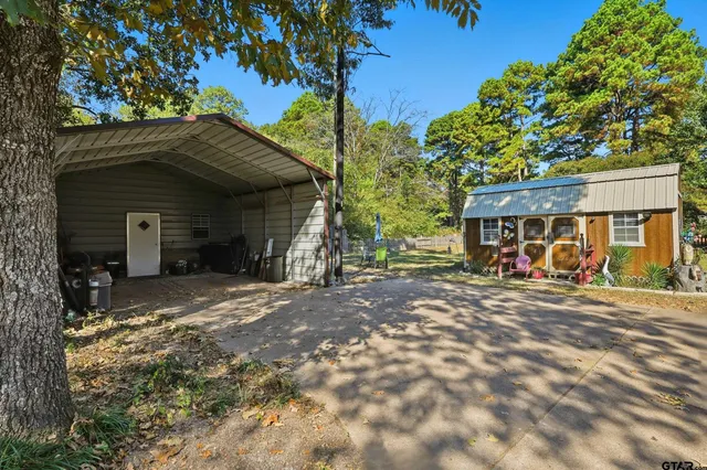 a view of a outdoor space