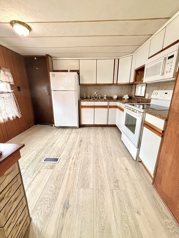 70 Shumway Street, Unit C29 Springfield, MA 01119 - Photo 2 of 11