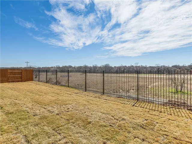 $2,450 | 401 Rainmaker Lane, Bastrop, TX 78602